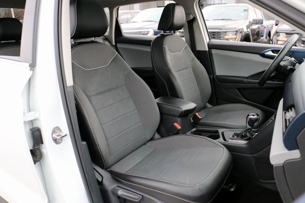 Used 2023 Volkswagen Taos SE w/ Panoramic Sunroof Package image 30