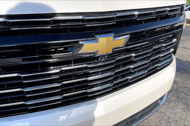 Used 2025 Chevrolet Suburban High Country RWD image 30