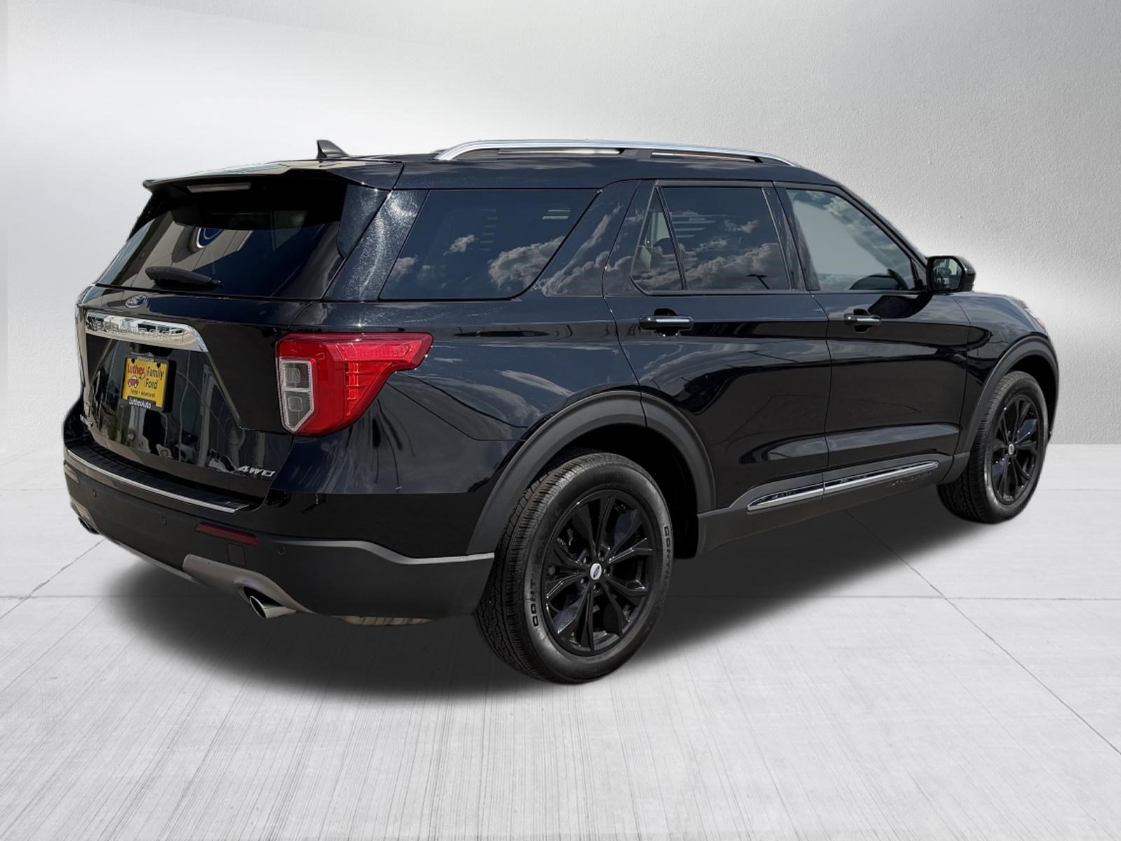 Certified 2023 Ford Explorer Limited AWD/4WD image 7