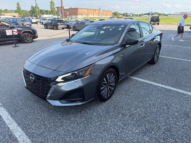 Used 2025 Nissan Altima 2.5 SV FWD image 4