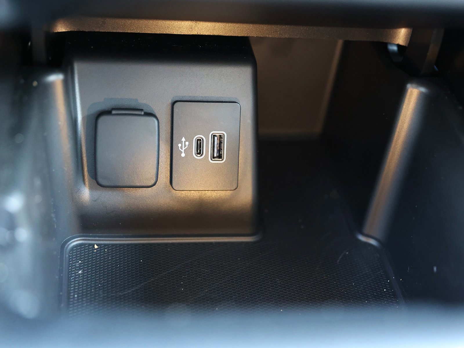 Certified 2025 Ford Explorer Active image 32