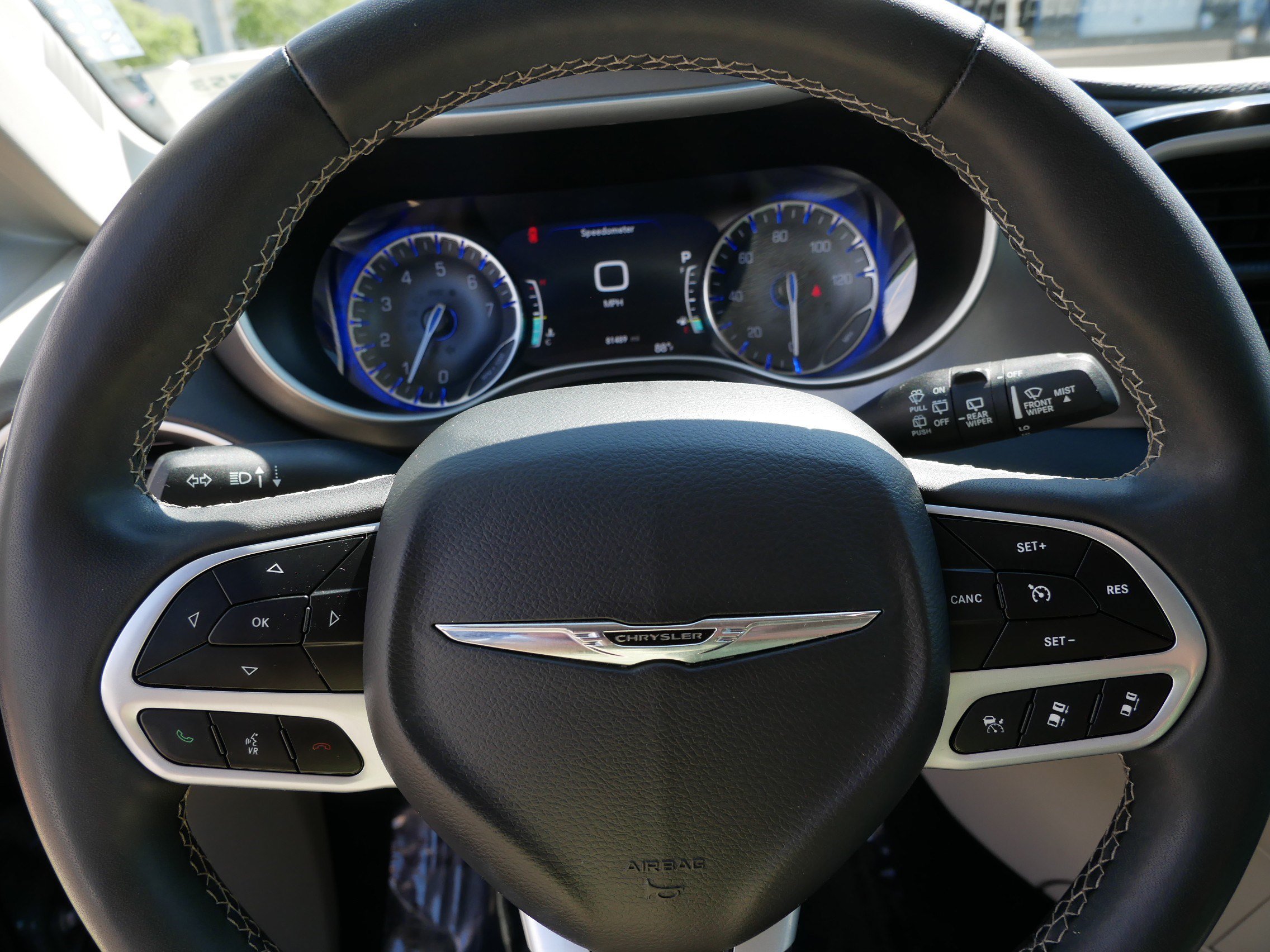 Used 2022 Chrysler Pacifica Touring-L FWD image 25