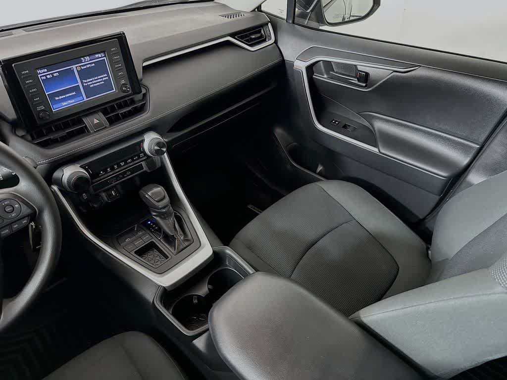 Used 2019 Toyota RAV4 LE FWD image 11