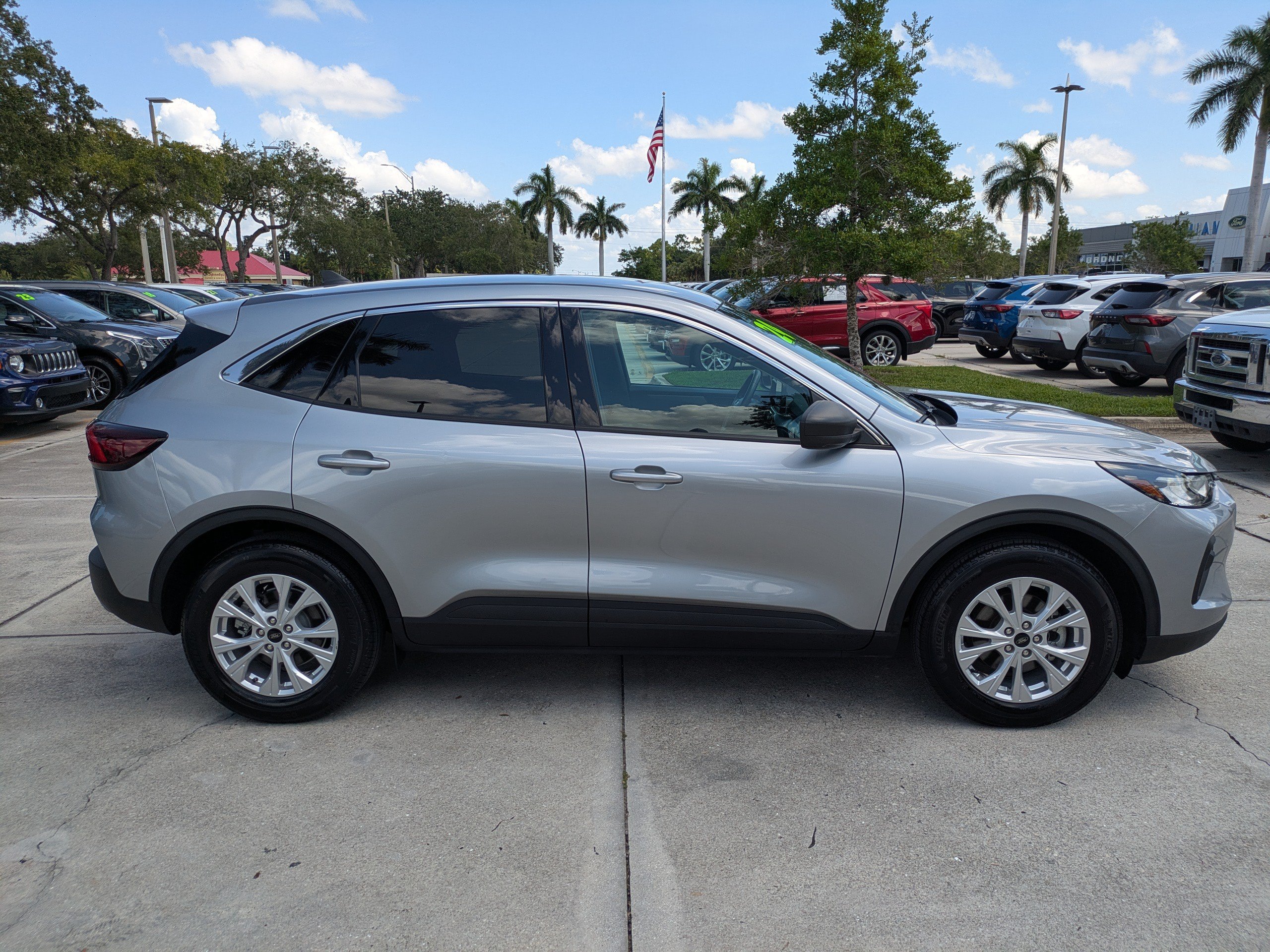 Certified 2024 Ford Escape Active FWD image 3