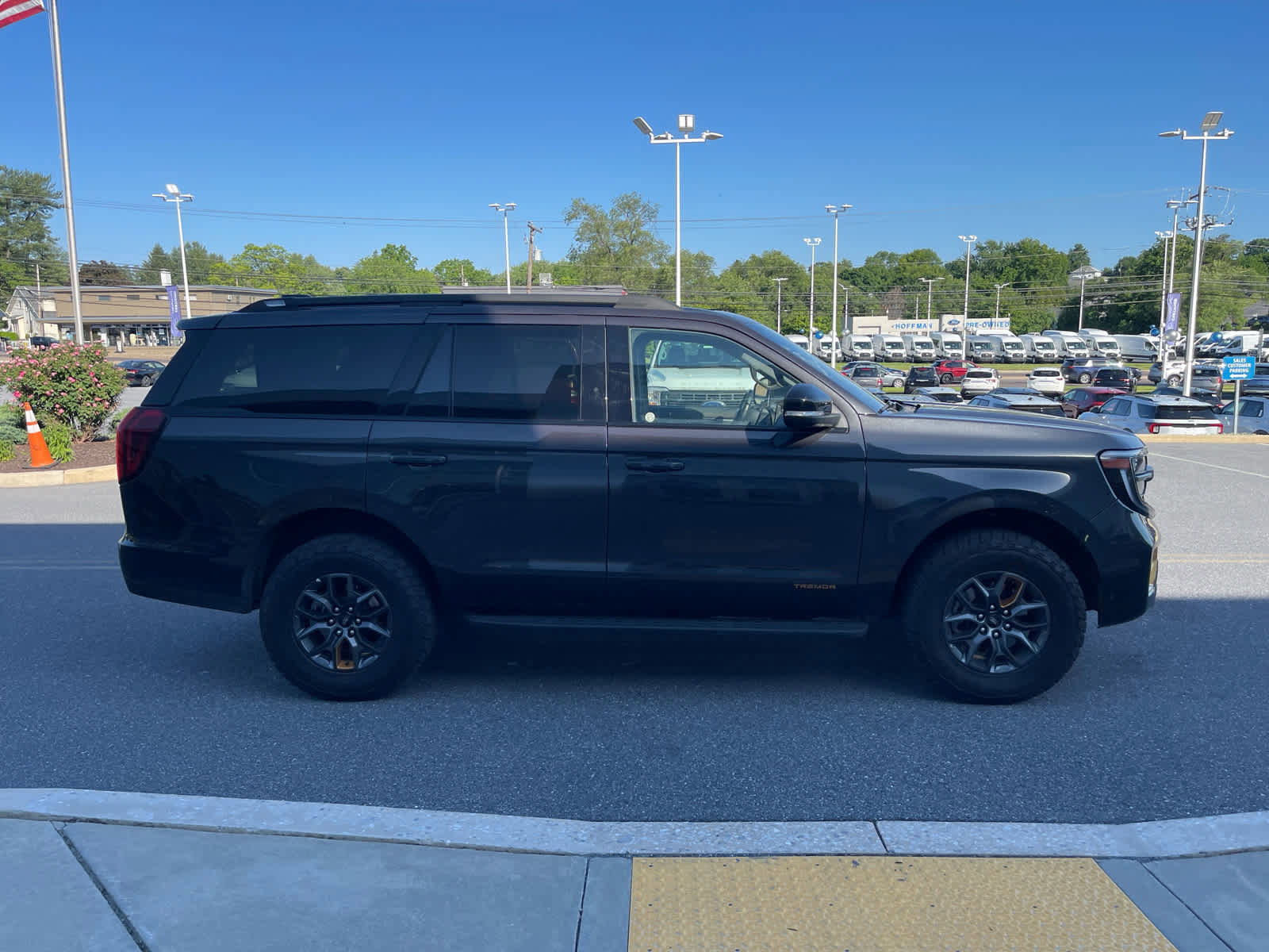 Certified 2025 Ford Expedition Tremor AWD/4WD image 7