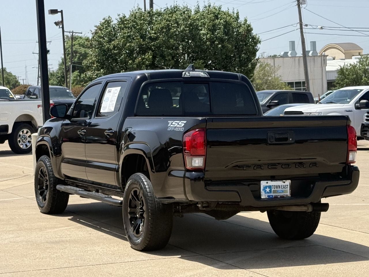 Used 2022 Toyota Tacoma SR w/ SR Convenience Package RWD image 14