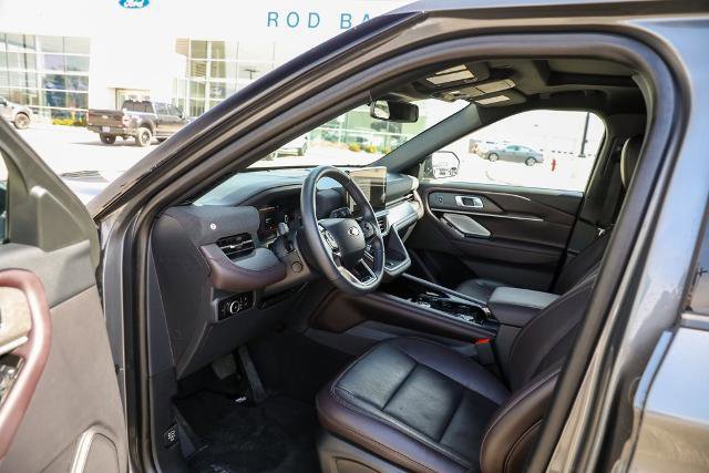 Certified 2025 Ford Explorer Platinum image 24