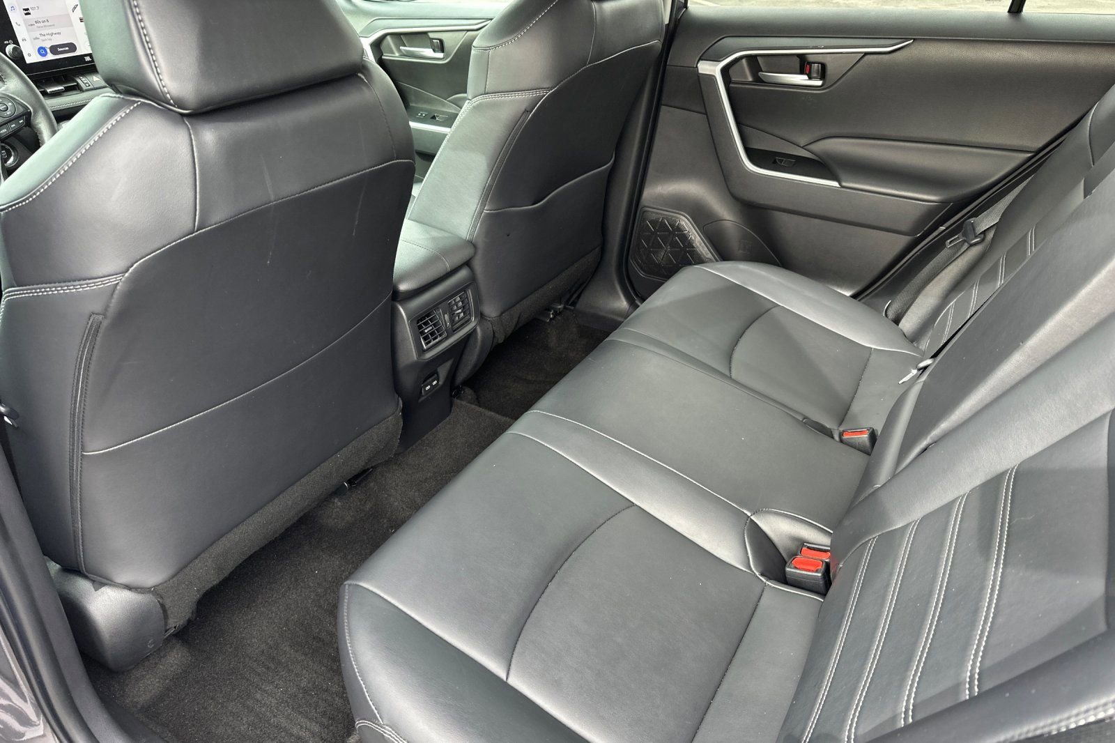 Used 2023 Toyota RAV4 XLE Premium image 14