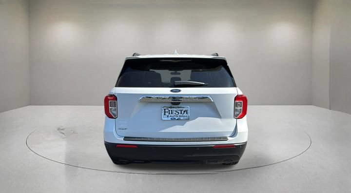 Certified 2020 Ford Explorer XLT RWD image 3