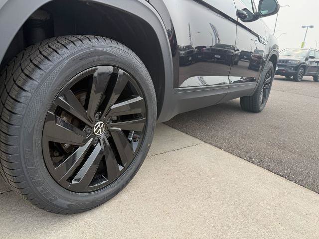Used 2022 Volkswagen Atlas Cross Sport SE w/ Black Wheel Package AWD/4WD image 14