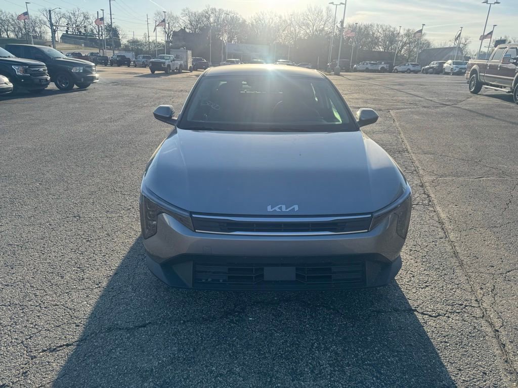 Used 2025 Kia K4 LXS image 2