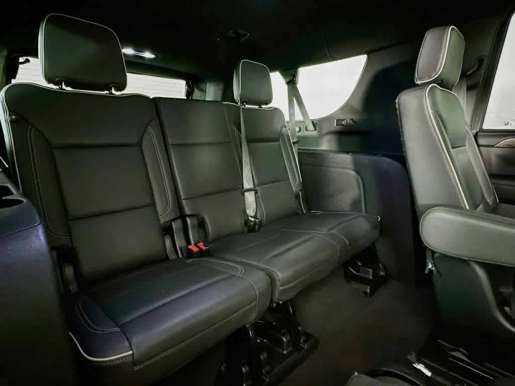 Used 2023 Chevrolet Suburban Premier AWD/4WD image 31
