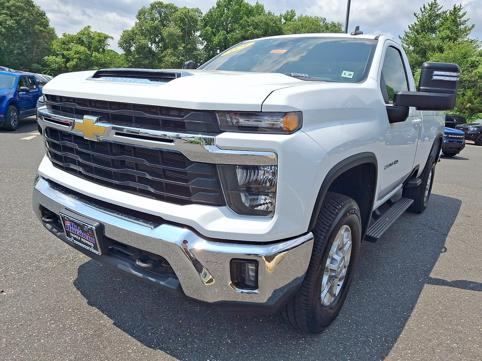 Used 2024 Chevrolet Silverado 2500 LT w/ Convenience Package AWD/4WD image 4