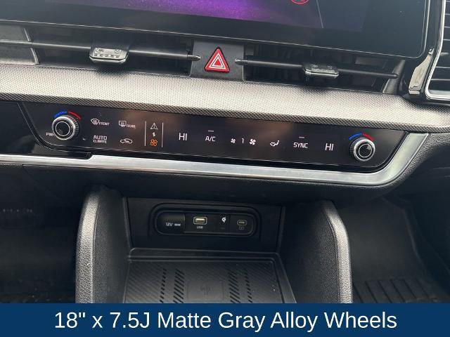 Used 2025 Kia Sportage SX image 24