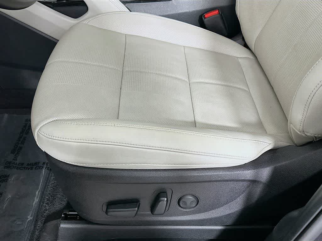 Used 2024 Kia Telluride EX w/ EX Captain's Chair Package FWD image 28