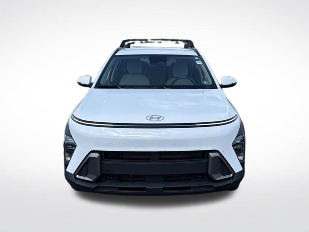 Used 2024 Hyundai Kona SEL AWD/4WD image 2