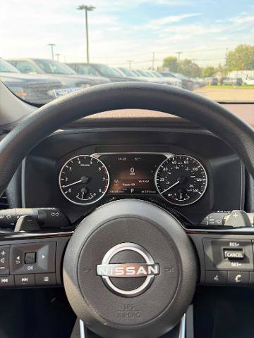 Used 2023 Nissan Rogue SV AWD/4WD image 3