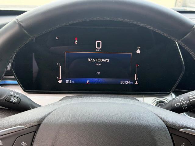 Used 2025 Chevrolet Trax LT w/ LT Convenience Package FWD image 18