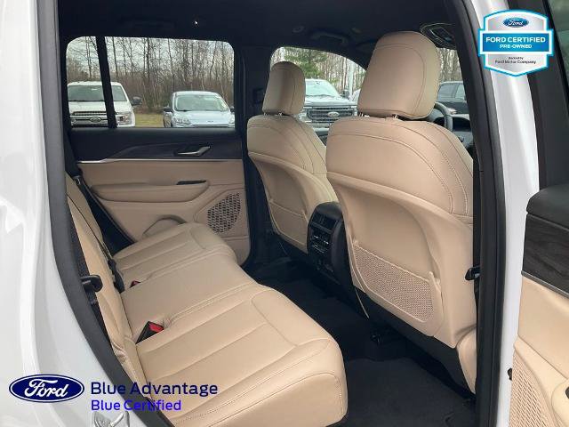 Used 2025 Jeep Grand Cherokee Limited w/ Black Appearance Package AWD/4WD image 20