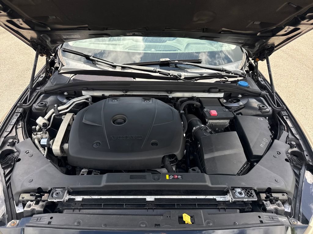 Used 2019 Volvo S60 T5 Momentum w/ Premium Package FWD image 28