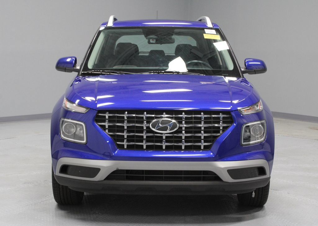 Used 2024 Hyundai Venue SEL FWD image 3