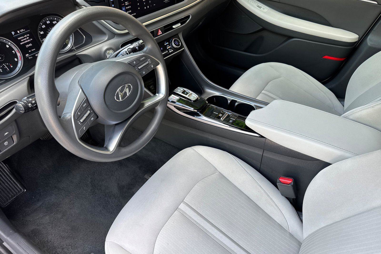 Used 2023 Hyundai Sonata SEL image 2