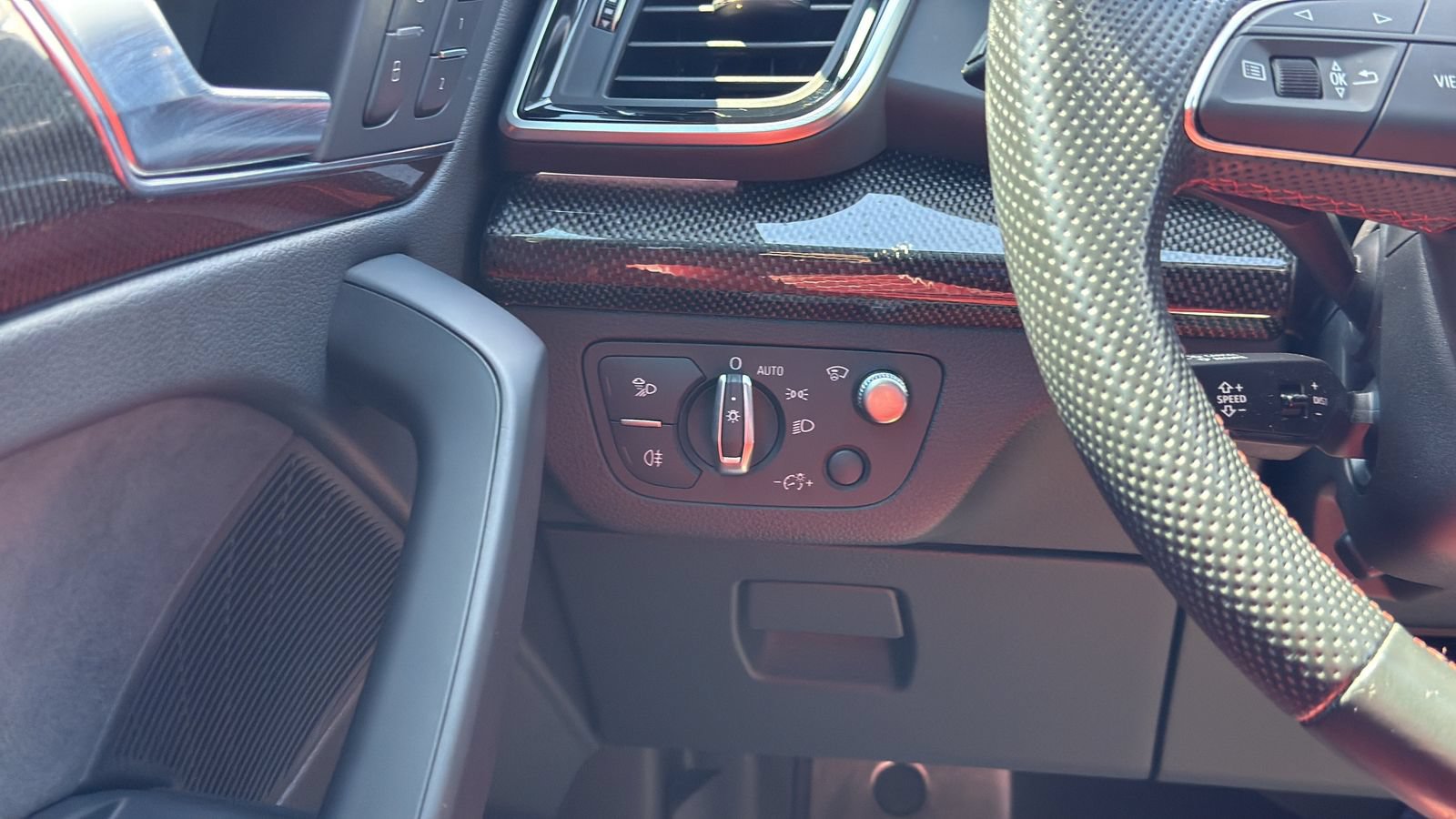 Used 2023 Audi SQ5 Prestige w/ Prestige Package AWD/4WD image 17