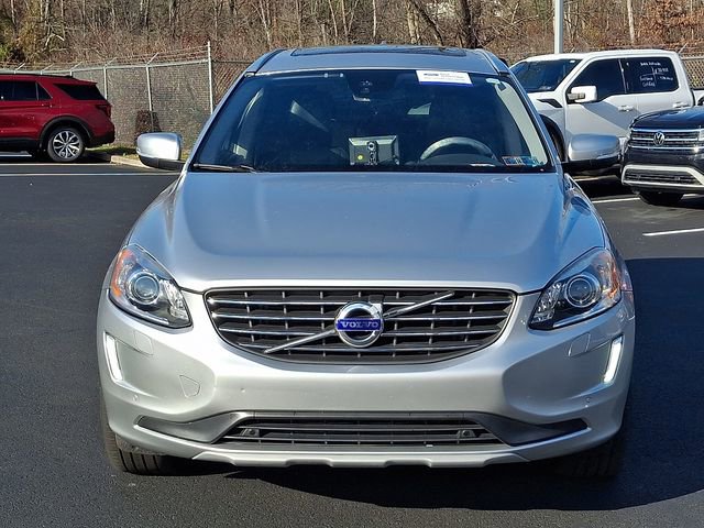 Used 2017 Volvo XC60 T6 Inscription w/ Climate Package image 3