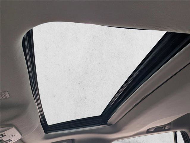 Used 2021 Toyota Highlander XLE FWD image 13