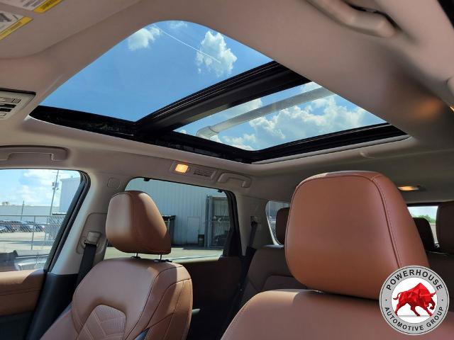 Used 2025 Nissan Pathfinder Platinum w/ Lighting Package (N92) FWD image 26