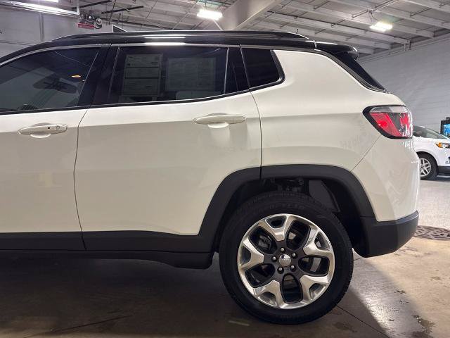 Used 2018 Jeep Compass Limited AWD/4WD image 36