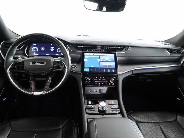Used 2022 Jeep Grand Cherokee Overland AWD/4WD image 2