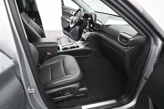 Certified 2023 Ford Explorer Limited w/ Limited Technology Package AWD/4WD image 15