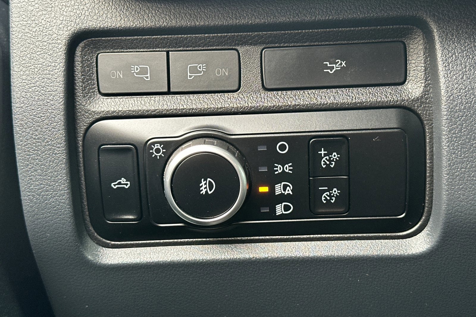 Certified 2023 Ford F250 Lariat w/ FX4 Off-Road Package image 40