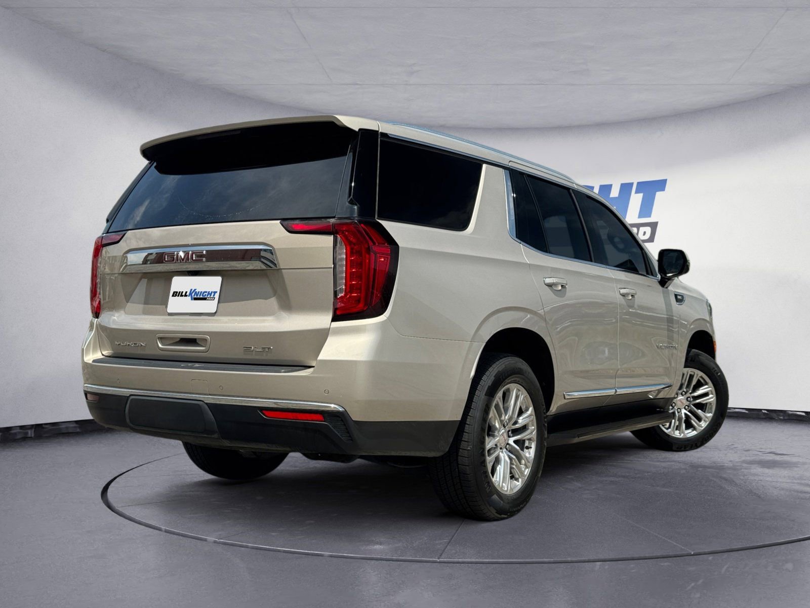Used 2021 GMC Yukon SLT w/ SLT Luxury Plus Package AWD/4WD image 5