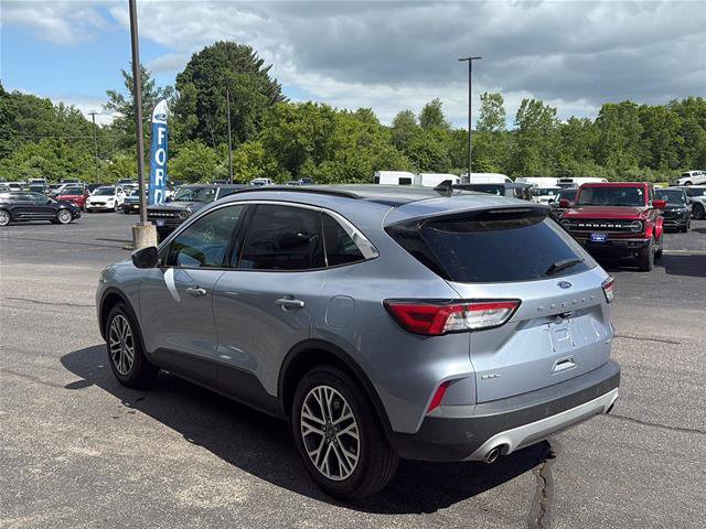 Certified 2022 Ford Escape SEL w/ Technology Package AWD/4WD image 5