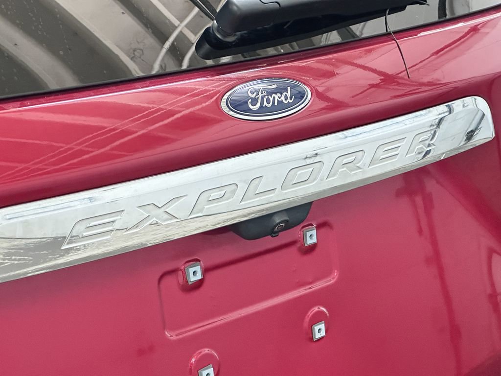 Certified 2022 Ford Explorer XLT image 17