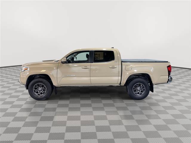 Used 2018 Toyota Tacoma SR5 RWD image 2