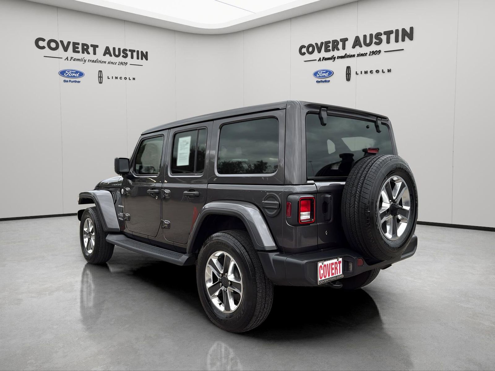 Used 2020 Jeep Wrangler Unlimited Sahara image 3