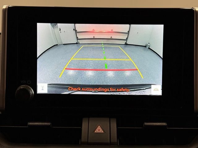Used 2024 Toyota RAV4 XLE FWD image 27