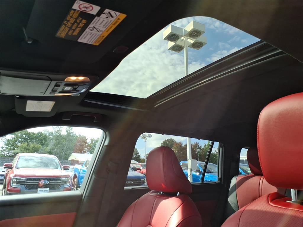 Used 2023 Toyota Highlander XSE image 11