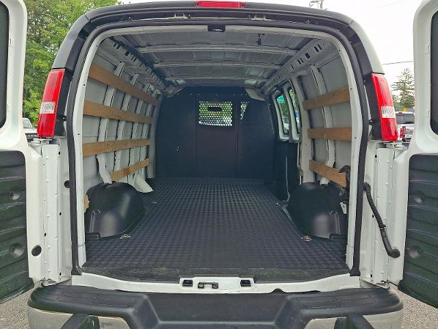 Used 2025 GMC Savana 2500 w/ Driver Convenience Package RWD image 29