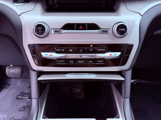 Certified 2023 Ford Explorer XLT RWD image 20