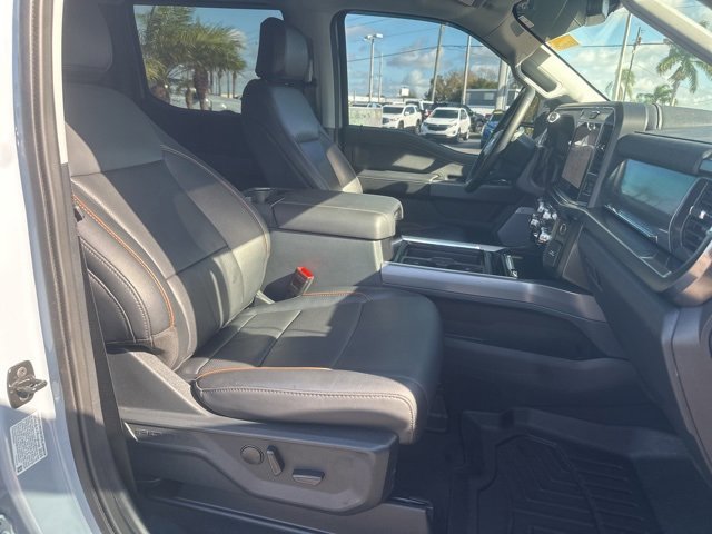 Certified 2025 Ford F250 Lariat w/ Black Appearance Package image 30