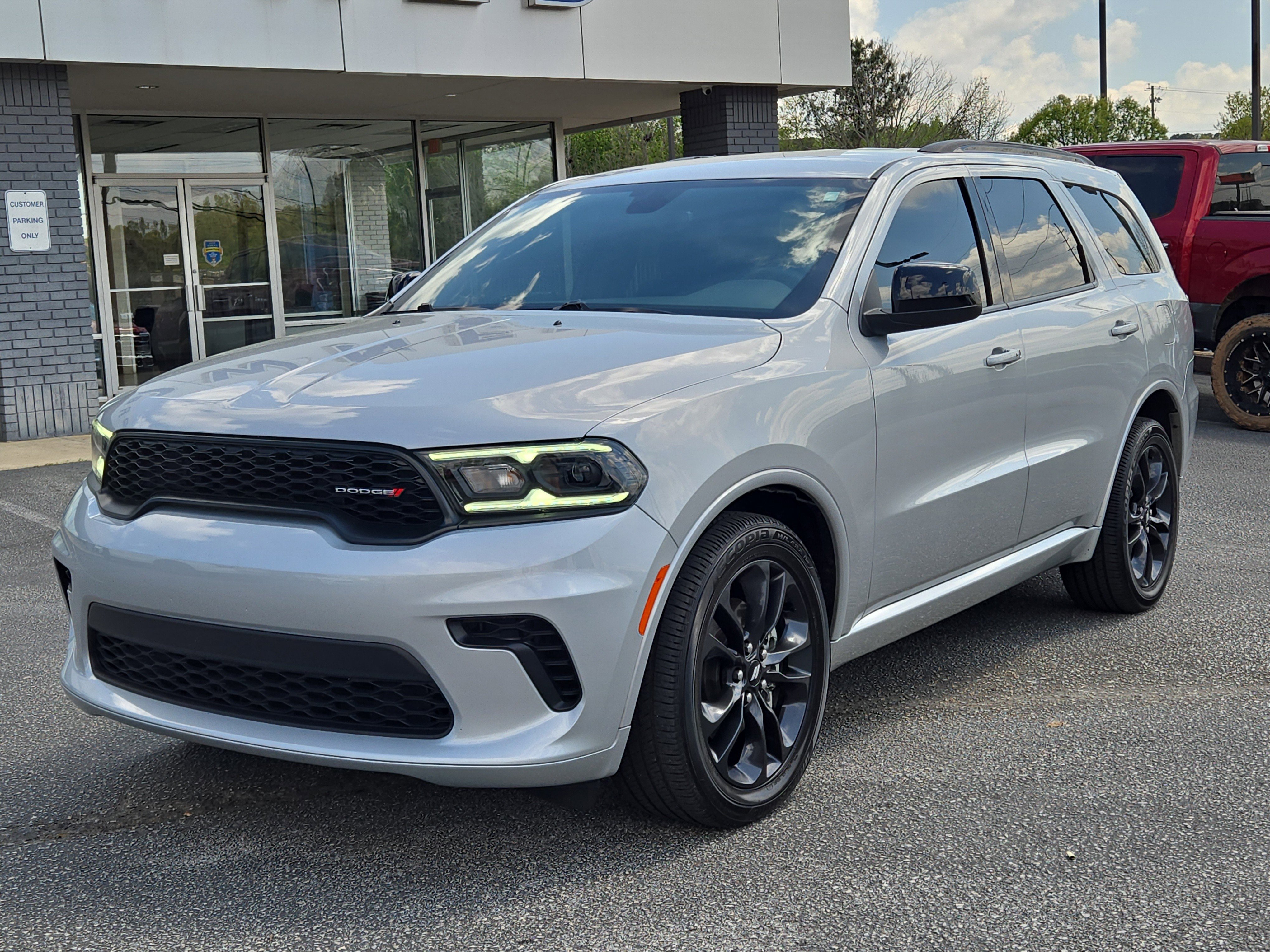 Used 2025 Dodge Durango GT w/ Blacktop Package image 2