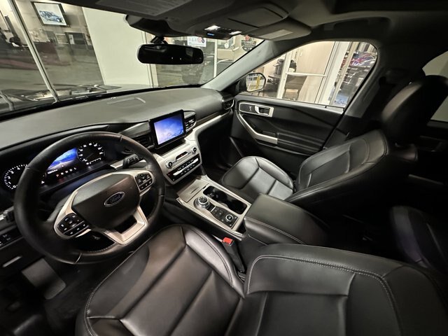 Certified 2023 Ford Explorer XLT w/ Equipment Group 202A AWD/4WD image 13
