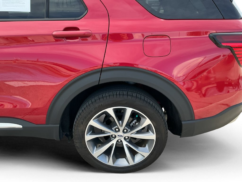 Certified 2025 Ford Explorer Platinum w/ Ultimate Package AWD/4WD image 15