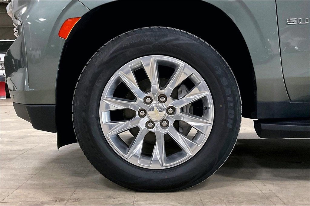 Used 2023 Chevrolet Suburban Premier image 11