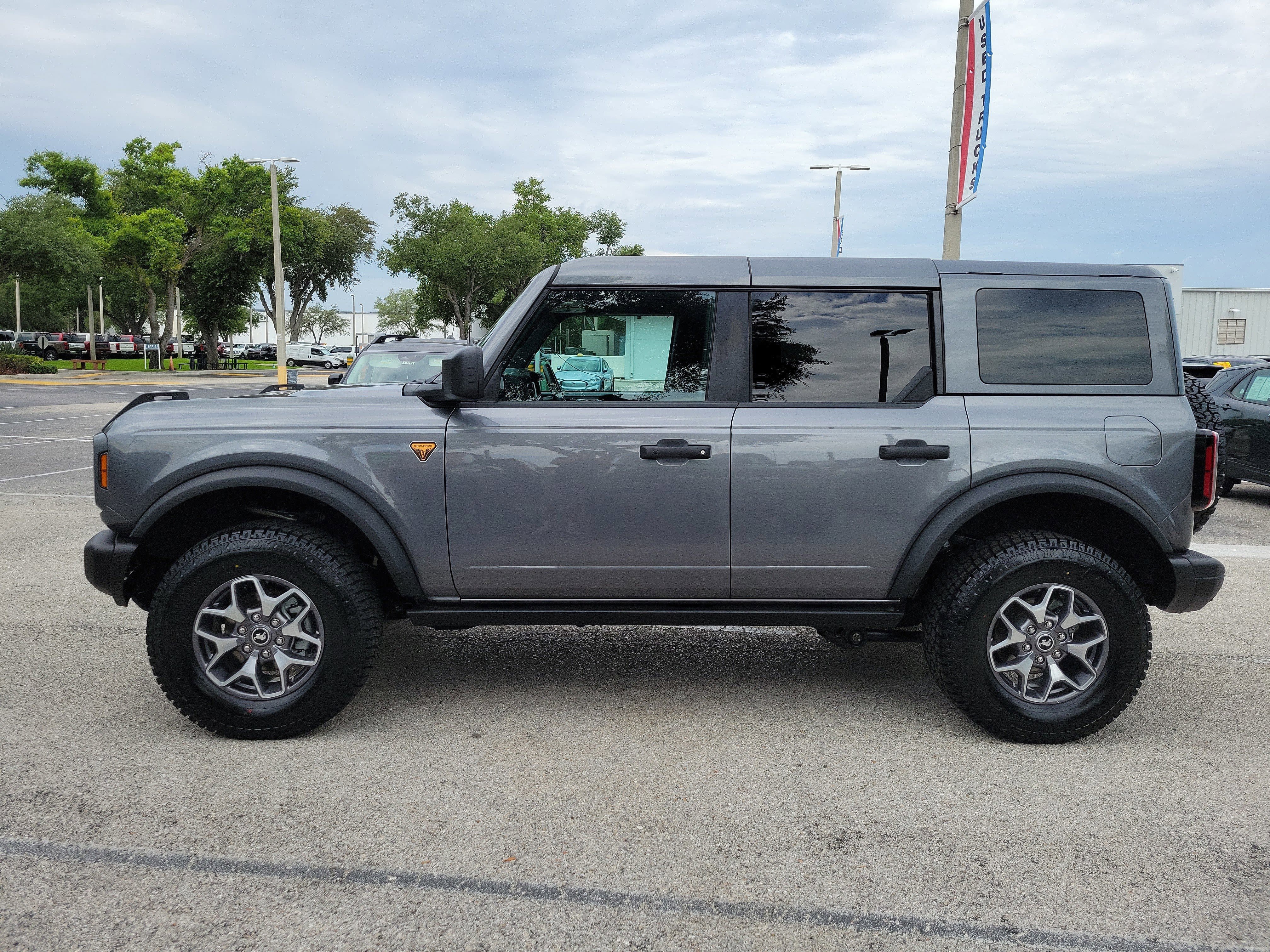 Certified 2025 Ford Bronco Badlands AWD/4WD image 6