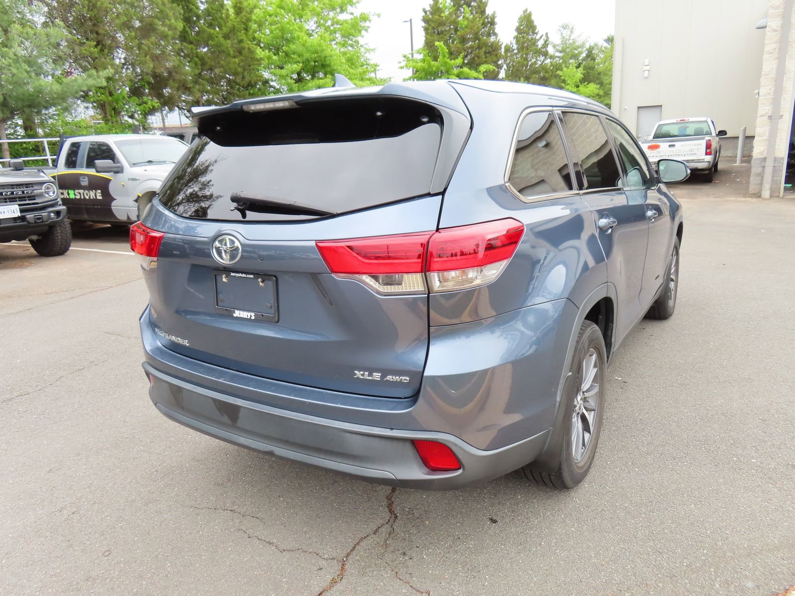 Used 2019 Toyota Highlander XLE AWD/4WD image 5